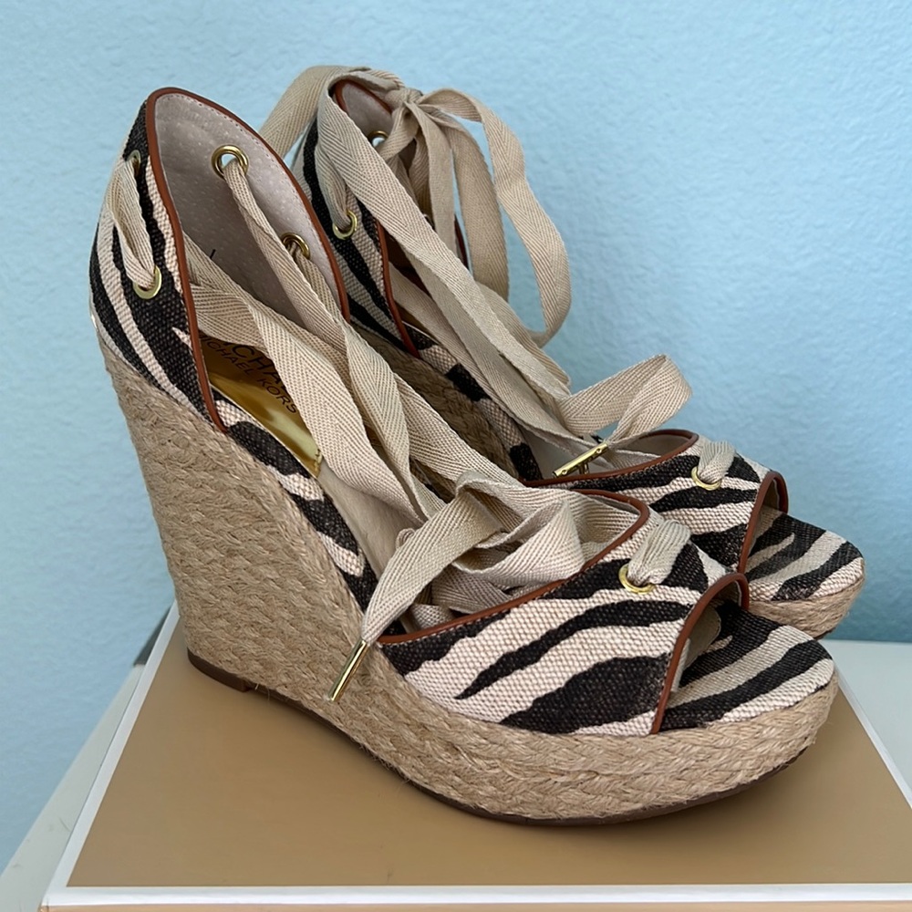 Michael Kors Lilah Wedge Shoes Sz 7.5 M Ecru/Mocha Zebra Print
